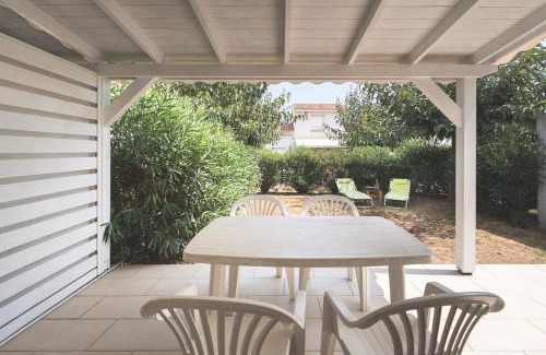 Prunete House | Maison à Cervione Prunete jardin piscine accès direct plage