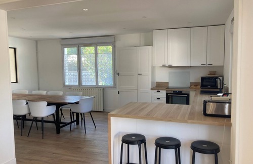 Saint-Georges-de-Didonne House | Maison 7 Chambres Avec Piscine , à 900m de la Plage !
