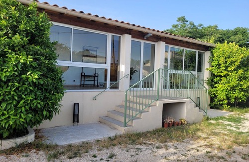 Roquemaure House | Maison 90m2 + Véranda Avec Piscine Privée sur Roquemaure Gard