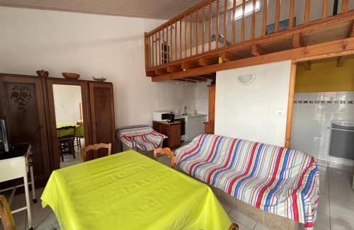 Saint-Mathurin House | Maison au bourg de Saint-Mathurin, proche commerces, à 10km des plages des Sables d'Olonne, pour 2 pers. - FR-1-197-546