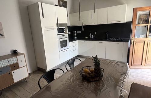 Galeria House | Maison au Cœur du Maquis, Trois Chambres, Wifi, 15 min Plage et Rivière
