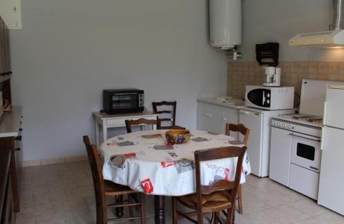 La Bree-les-Bains House | Maison au calme à 400m de la plage, La Brée-les-Bains, jardin clos, véranda, 2 chambres, 4 couchages - FR-1-246A-74