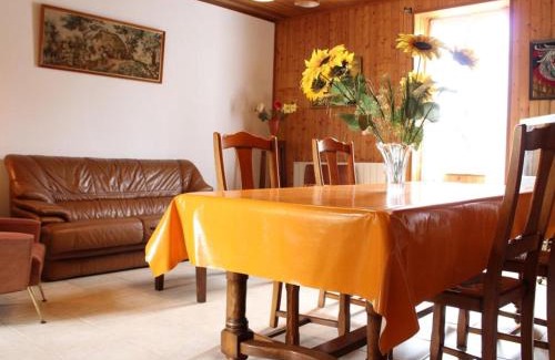 La Bree-les-Bains House | Maison au calme à 400m de la plage, La Brée-les-Bains, jardin clos, véranda, 2 chambres, 4 couchages - FR-1-246A-74