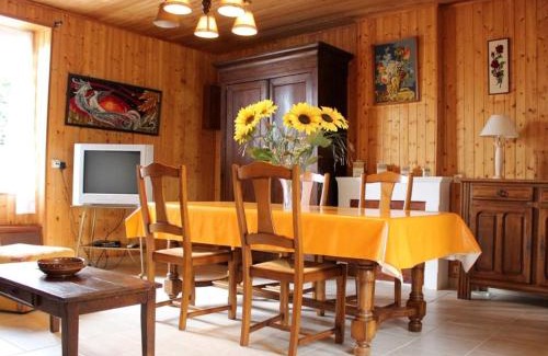 La Bree-les-Bains House | Maison au calme à 400m de la plage, La Brée-les-Bains, jardin clos, véranda, 2 chambres, 4 couchages - FR-1-246A-74