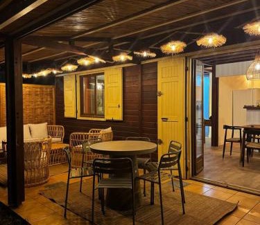 Etang Sale Les Bains House | Maison au charme créole - Accès privé à la plage