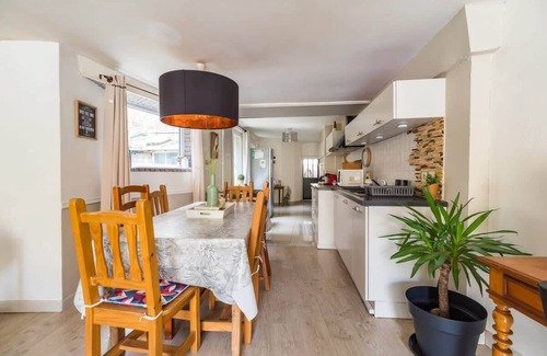 Guingamp House | Maison Authentique au Bord du Trieux, à Guingamp