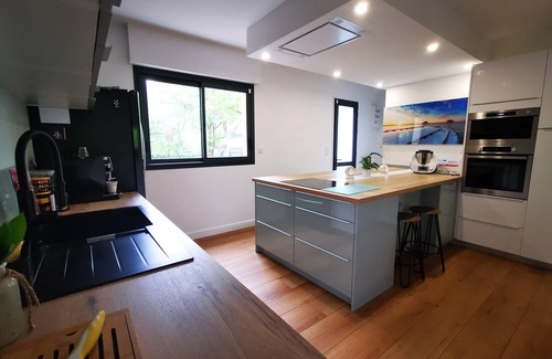 Cestas House | Maison Avec Piscine, 3 Chambres, en Lisière de Forêt sur Cestas