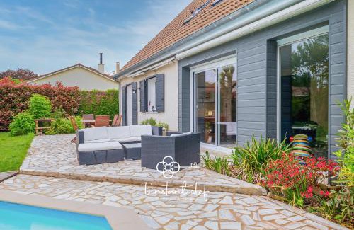 Saint-Pavace House | Maison avec Piscine et Jardin proche Le Mans