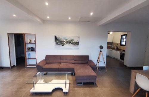 Talasani Villa | Maison avec vue sur la mer et piscine