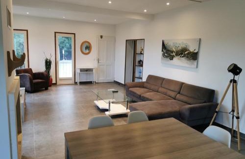 Talasani Villa | Maison avec vue sur la mer et piscine