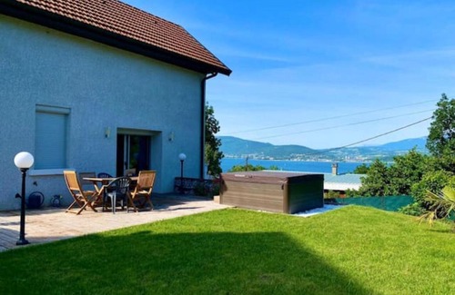 Le Bourget-du-Lac House | Maison belle vue lac, sur les hauteurs du bourget
