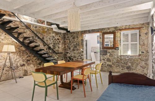 Saint-Pierre House | Maison Bernabet - Rooftop avec vue sur la Montagne Pelée