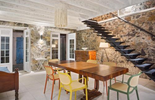Saint-Pierre House | Maison Bernabet - Rooftop avec vue sur la Montagne Pelée