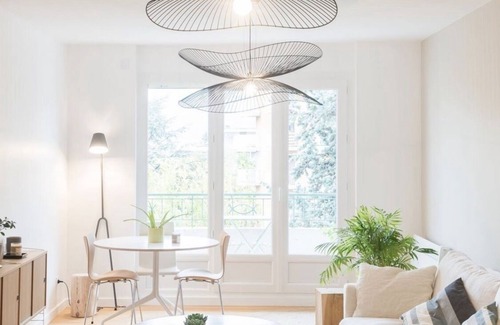 Bourges Apartment | Maison Blanche