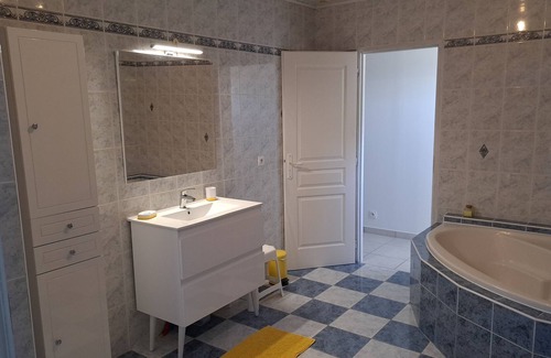 Lesparre-Medoc House | Maison Calme Aucun Voisinage, 20mn Plages