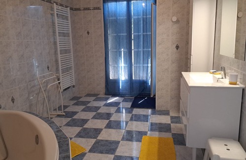 Lesparre-Medoc House | Maison Calme Aucun Voisinage, 20mn Plages