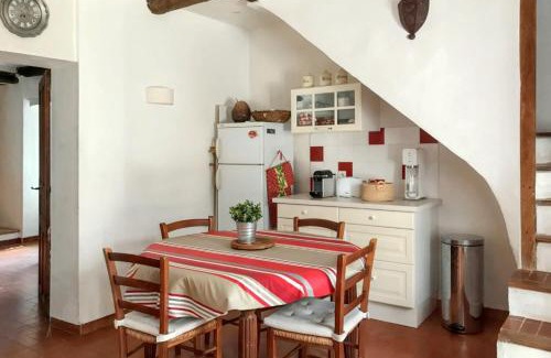 Saint-Privat House | Maison chaleureuse à Saint-Privat, 80 m² avec cour.