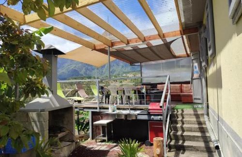 Cilaos House | Maison charmante à Cilaos avec vue sur la montagne, cheminée