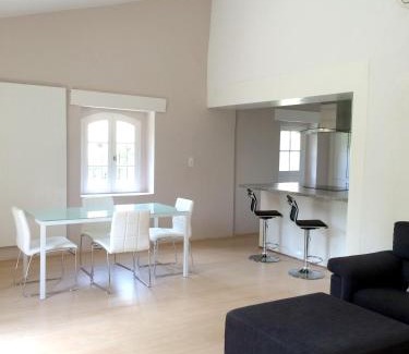 Montauriol House | Maison charmante à Montauriol avec jardin et piscine privée.