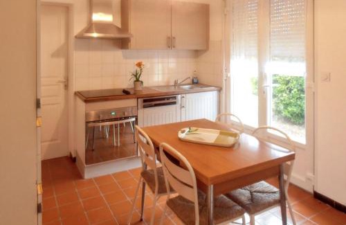 Portbail House | Maison charmante à Portbail avec jardin et vue mer
