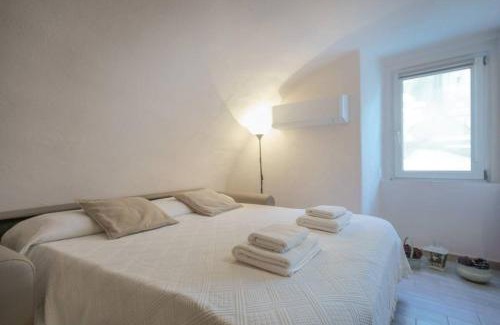 Panza Apartment | Maison Charmante - Monolocale in pieno centro!