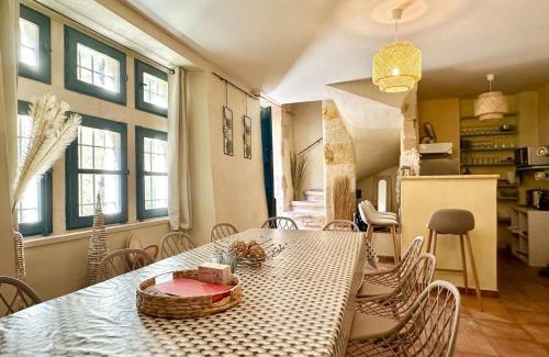 Montfrin House | Maison Cosy Lodge 15 p clim wifi cour garage