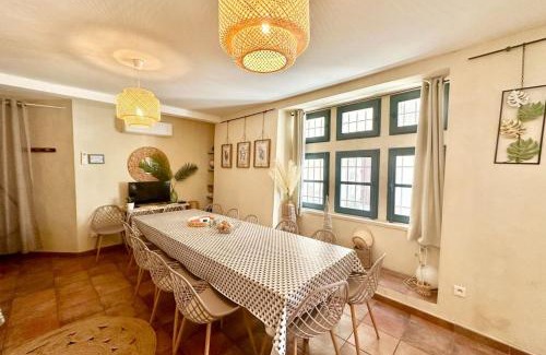 Montfrin House | Maison Cosy Lodge 15 p clim wifi cour garage