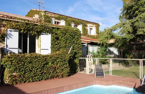 Cuges-les-Pins House | Maison d'hote villa monique