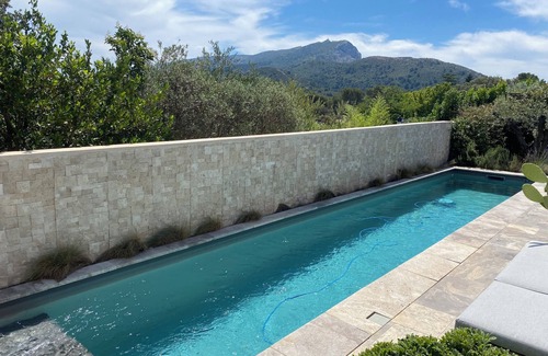 Saint-Marc-Jaumegarde House | Maison Dans Hameau au Pied de Sainte Victoire Vue Exceptionnelle Piscine Jacuzzi