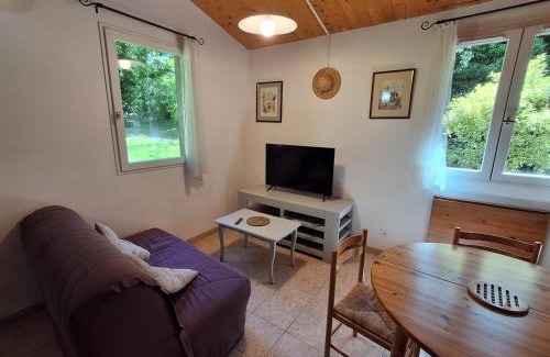Le Poet-Laval House | Maison dans parc arboré