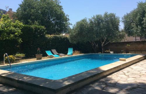 Robion House | Maison Daumas Billard Français et Piscine