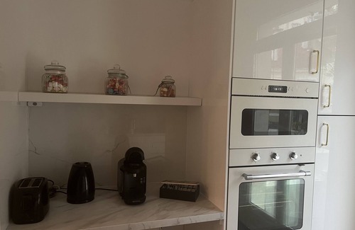 Vitry-sur-Seine House | Maison de 200m2 Avec Jardin et Piscine à la Porte de Paris