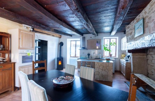 Treignac House | Maison de 4 chambres avec jardin amenage et wifi a Treignac