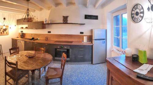 Les-Trois-Moutiers House | Maison de charme avec jardin aux Trois-Moutiers, 116 m², 6 pers.