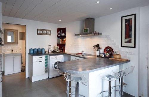 Les Portes-en-Re House | Maison de Charme au Centre du Village avec Cheminée et Cuisine Équipée - FR-1-434-56