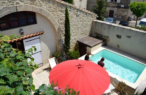 Aujargues House | Maison de Charme, patio et piscine, wifi