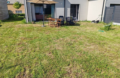 Mont Gaillard House | Maison de Famille Avec Jardin à 10 Minutes en Voiture de la Plage !