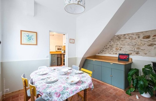 Le Celle-Saint-Cloud Apartment | Maison de Ville Calme au Proche Versailles