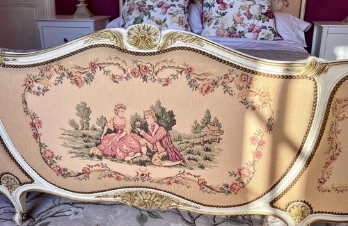Lanouaille Bed & Breakfast | Maison de Mags & Mags Marie Antoinette Room