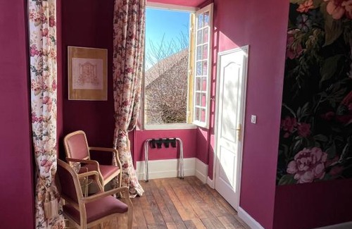 Lanouaille Bed & Breakfast | Maison de Mags & Mags Marie Antoinette Room