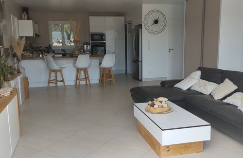 Gareoult House | Maison de Plein Pied, au Calme, sur 1650 M2 de Terrain Entièrement Aménagé