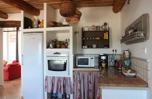 Banon House | Maison de Ramparts du 17e Avec Jacuzzi