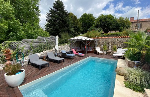 Piegut-Pluviers Villa | Maison de Reves in Piéguts Pluviers w/Pool