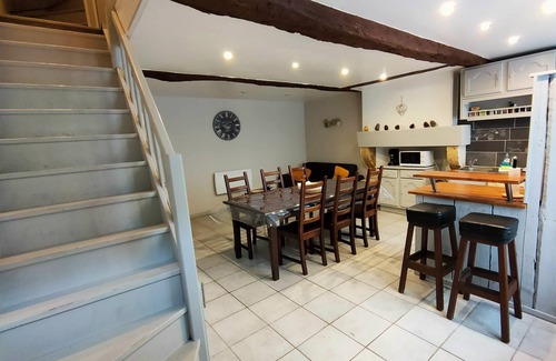 Mouzon House | Maison de Vacances à Proximité de la Nature