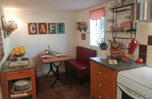 Roaix House | Maison de Vacances, Piscine Privée, 6 Personnes