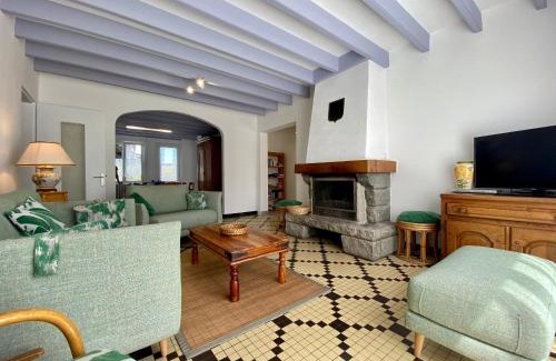 Le Gavre House | Maison de vacances spacieuse près de la forêt, avec jardin, cheminée, wifi, et équipements de loisirs. - FR-1-306-1223