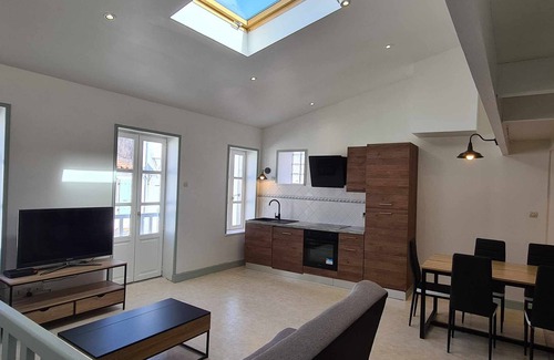 Sainte-Marie-de-Re House | Maison de Village Rénovée en 2024 - 4 Personnes - 50m du Marché
