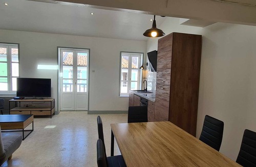Sainte-Marie-de-Re House | Maison de Village Rénovée en 2024 - 4 Personnes - 50m du Marché