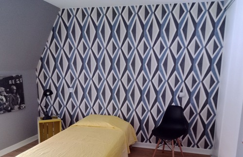 Pleaux Apartment | Maison de Village. Avec Commerces à Proximité. Départ de Sentiers, Vtt, lac 10 k