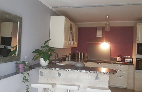 Mauguio House | Maison de Village Avec Deux Chambres Avec de , Cuisine, Salle de Bain, Salon et